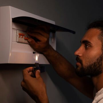 Why Does My AC Keep Turning On and Off?