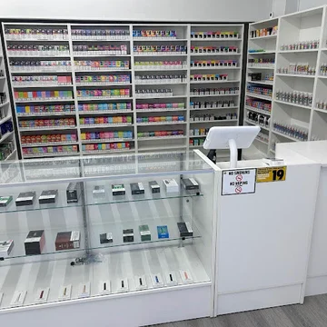 2024-04-22_1 Why Local Vape Shops Still Matter in the Age of Online Shopping