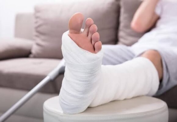 Leg Pain Treatment Phoenix Leg Pain Treatment | Causes, Symptoms & Best Treatment Options