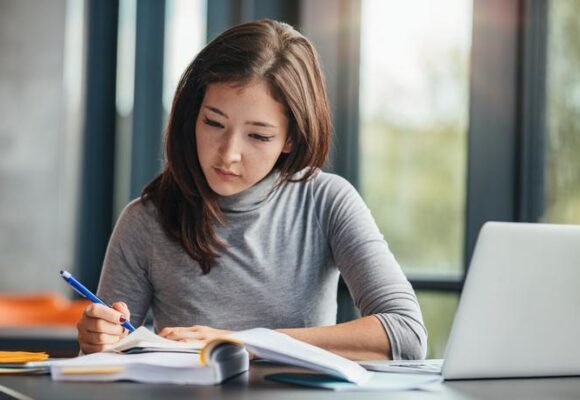 iStock-622015126 From Learning to Earning: How Career Colleges Prepare Students for Success
