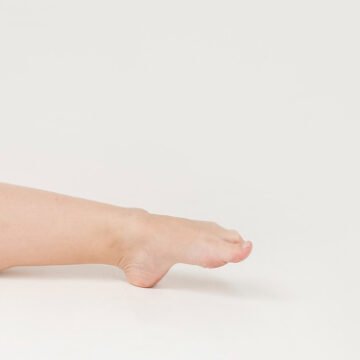 Why Do My Legs Swell? Common Causes and When to Seek Medical Care
